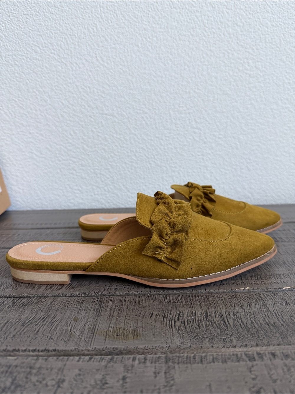 Journee Collection Kessie Pointed-Toe Slide Mules in Chartreuse NIB